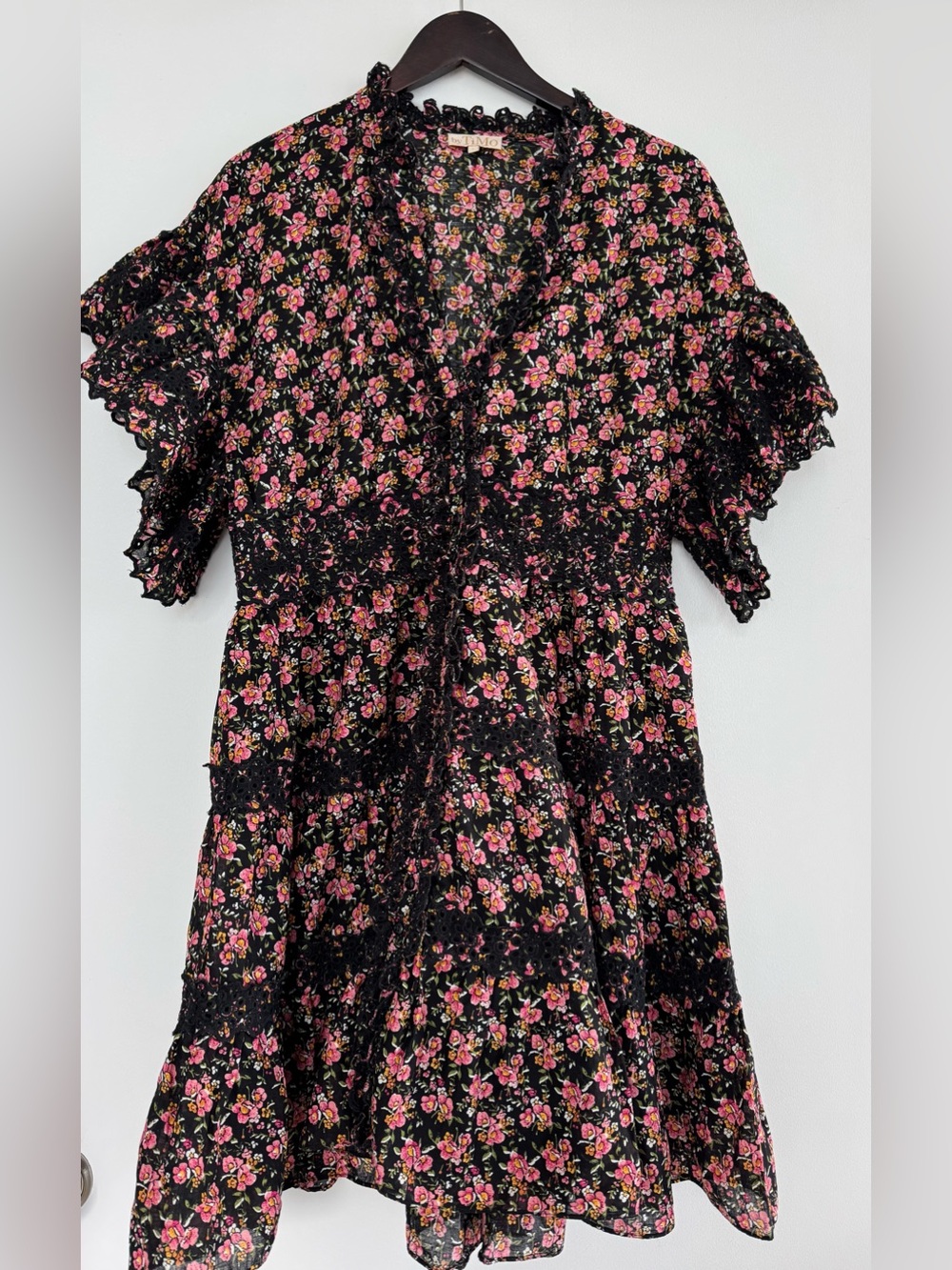 Love By Timo Black Floral V-Neck Ruffle Sleeve Blouse Gorgeous Detail